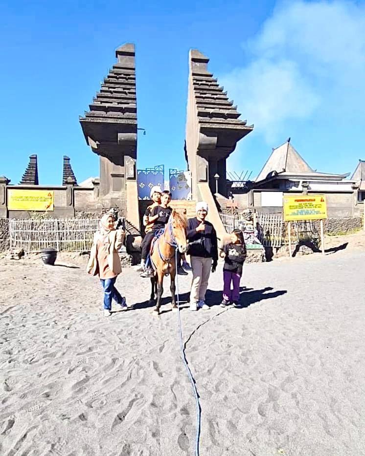 Aaa, Fan Family, Aesthetic Bromo, Managed By Triple A Tour, Additional Bromo Jeep Tour Sunrise And Airport Shuttle Ngadisari Exterior foto